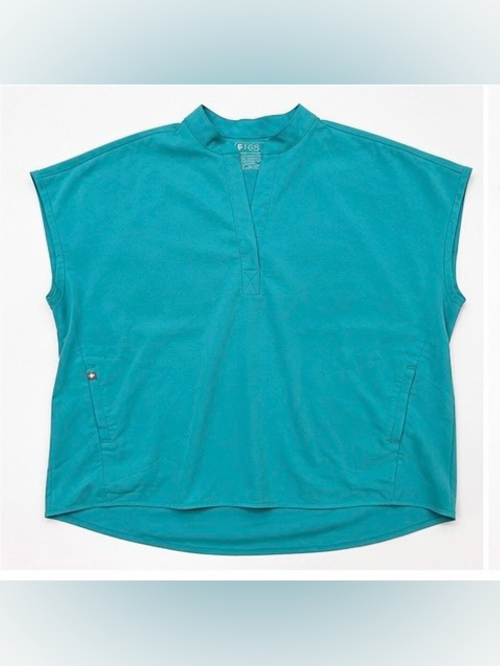 FIGS Rafaela Oversized Scrub Top Women’s XL Aqua Turquoise Technical  0116-A5